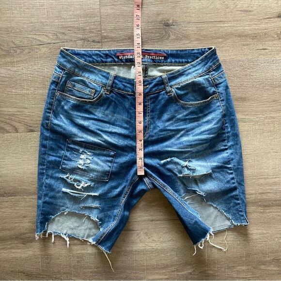 Standards & Practices Distressed Jean Shortsâ14 EUC - Picture 7 of 8